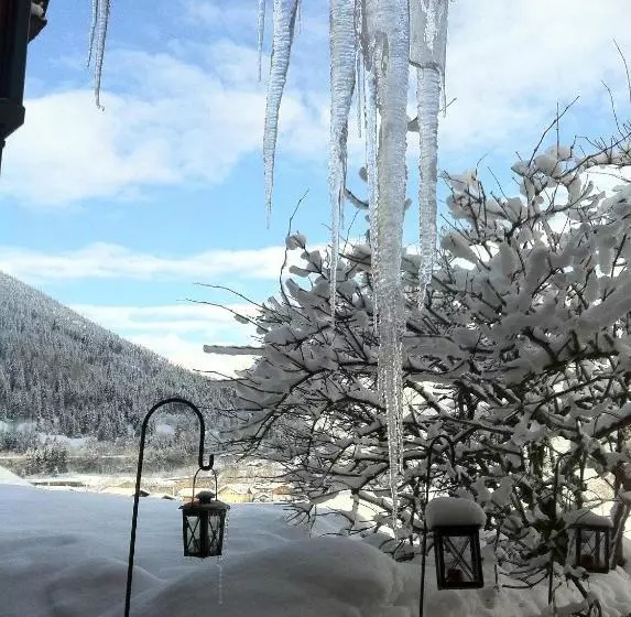 ホテル Appartement Ferienhof Ortnergut