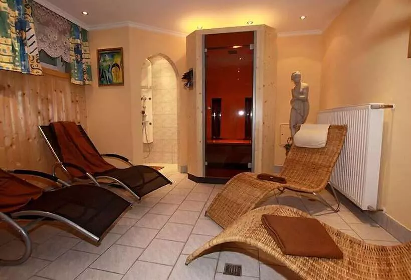 Hotelli Pension Edelweiss