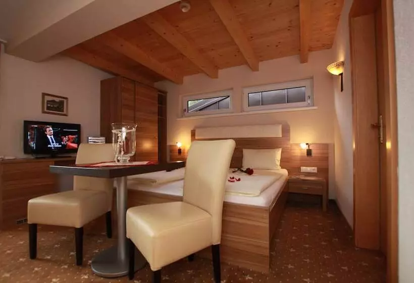 Hotelli Pension Edelweiss