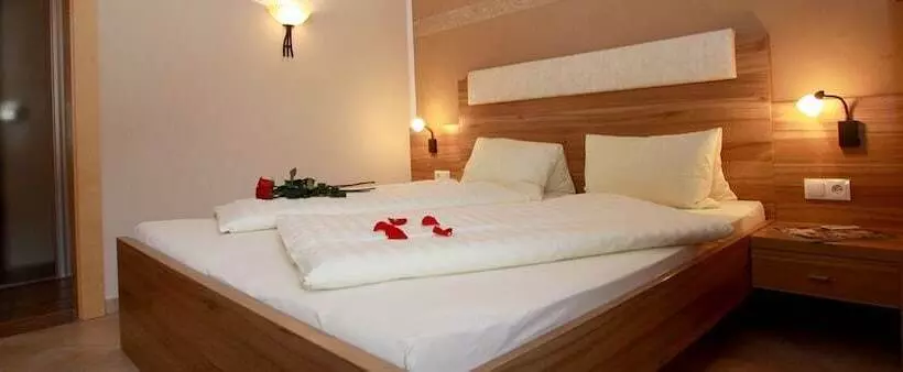 Hotelli Pension Edelweiss