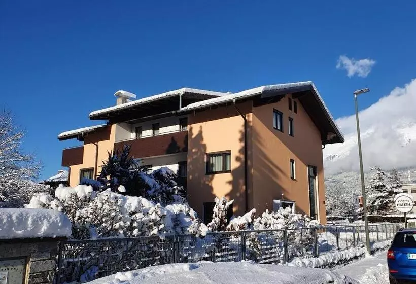 ホテル Pension Friedl