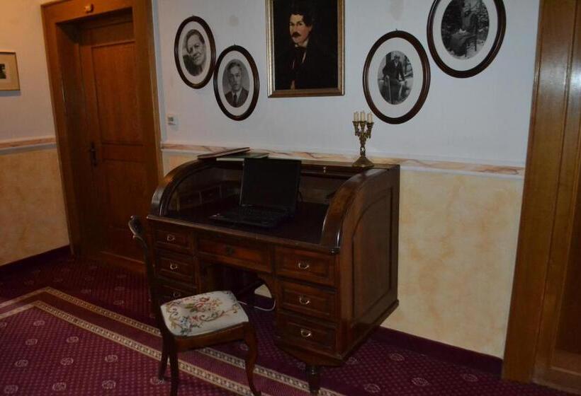 酒店 Schloss Lerchenhof