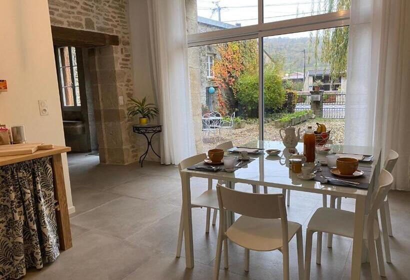 تختخواب و صبحانه Chez Odette Chambre Saule Pleureur