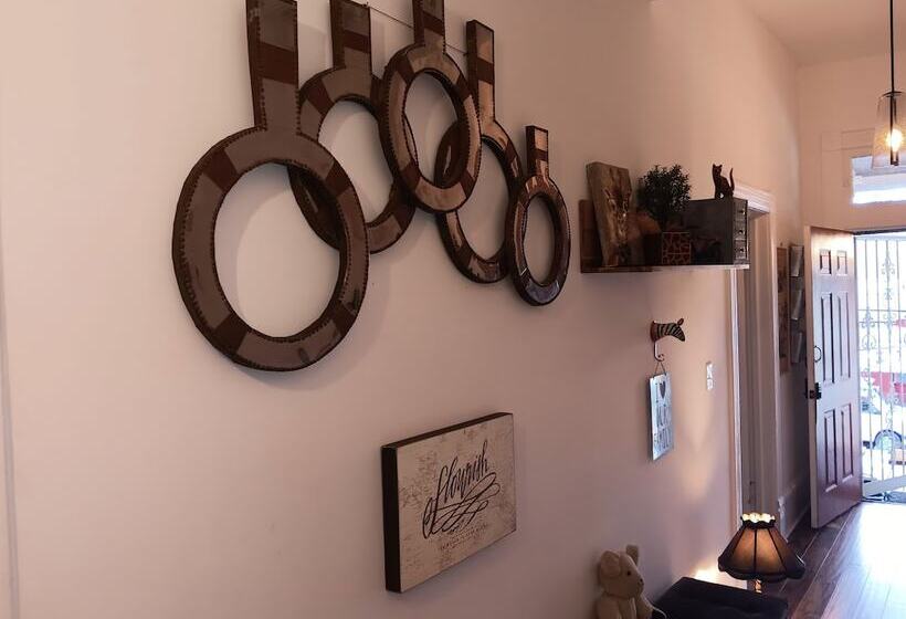 تختخواب و صبحانه Downtown Abbey @ Dodd