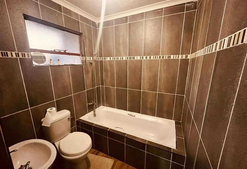 تختخواب و صبحانه Mphatlalatsane Bnb