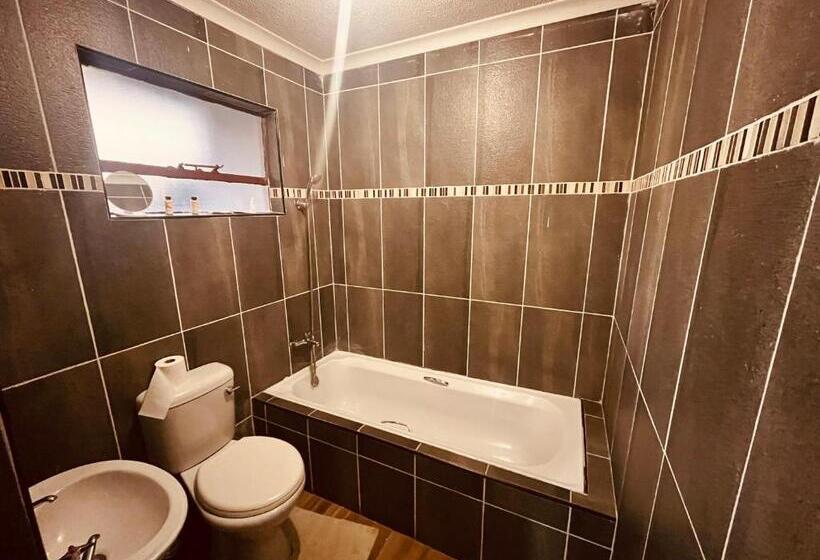 تختخواب و صبحانه Mphatlalatsane Bnb