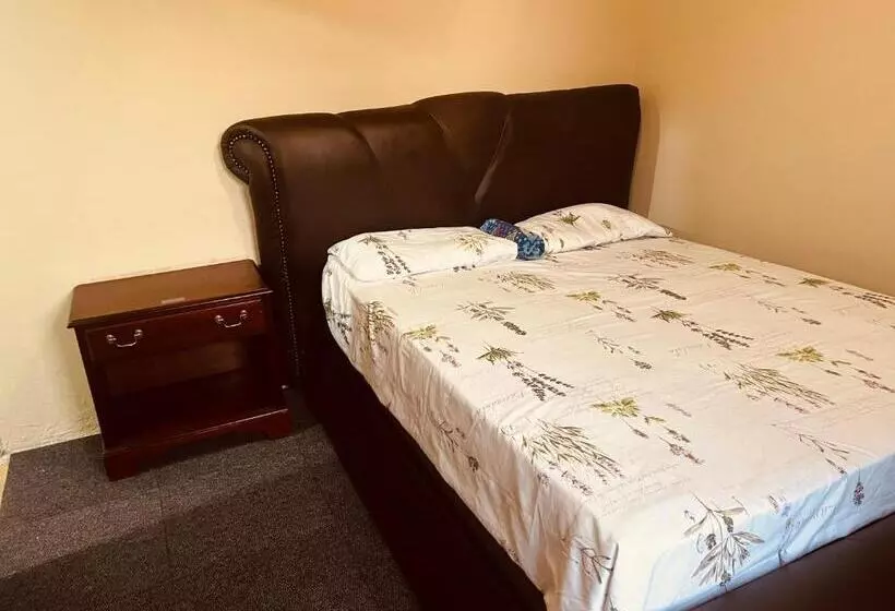 تختخواب و صبحانه Mphatlalatsane Bnb