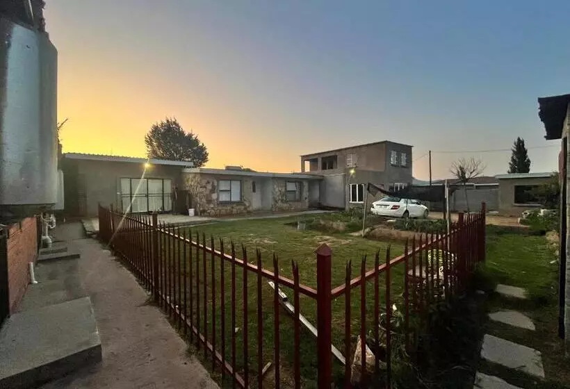 تختخواب و صبحانه Mphatlalatsane Bnb