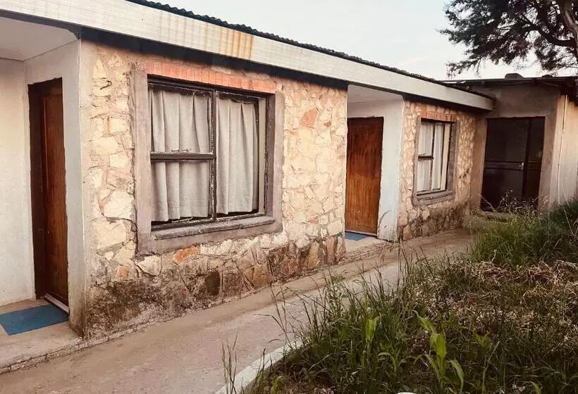 تختخواب و صبحانه Mphatlalatsane Bnb