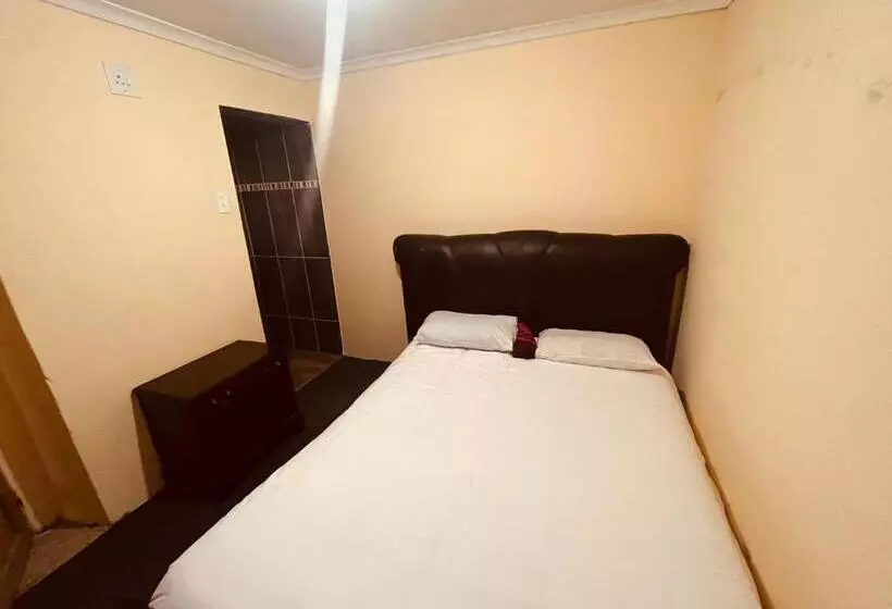 تختخواب و صبحانه Mphatlalatsane Bnb