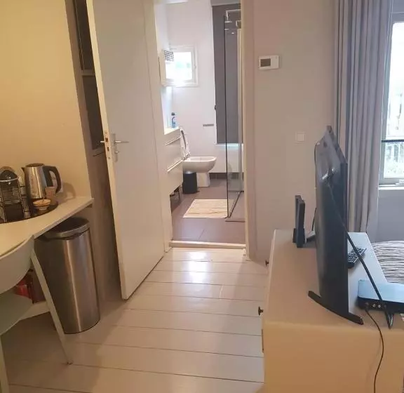 ベッドアンドブレックファースト The Superstay Boutique Guestroom