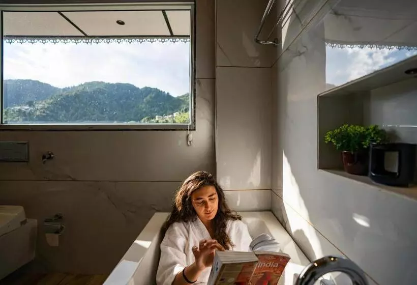 ホテル Alt Life Luxe   Uppper Bhagsu Mcleodganj