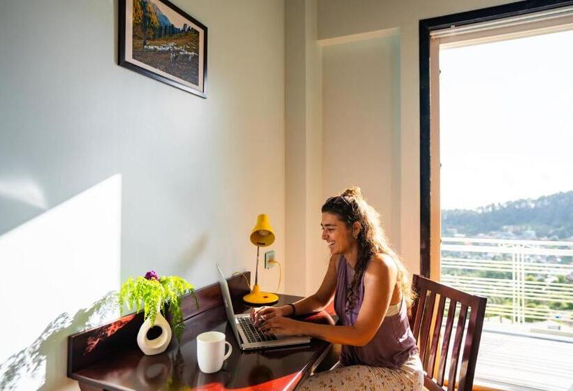 ホテル Alt Life Luxe   Uppper Bhagsu Mcleodganj