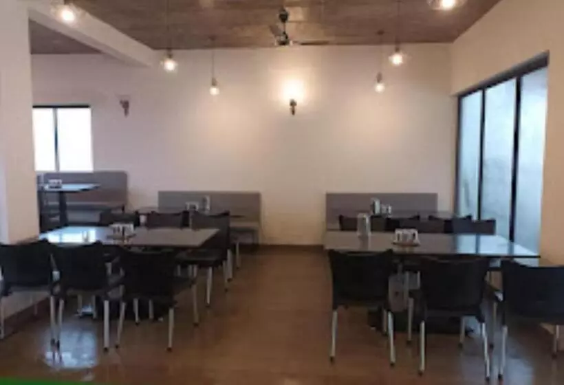 ホテル Durvankur Amboli