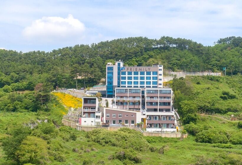 Hotel Friemily Poolvilla &