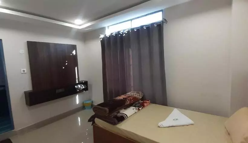 Hotelli Hilsan Residency And