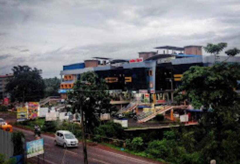 ホテル Jaltarang Kalmath