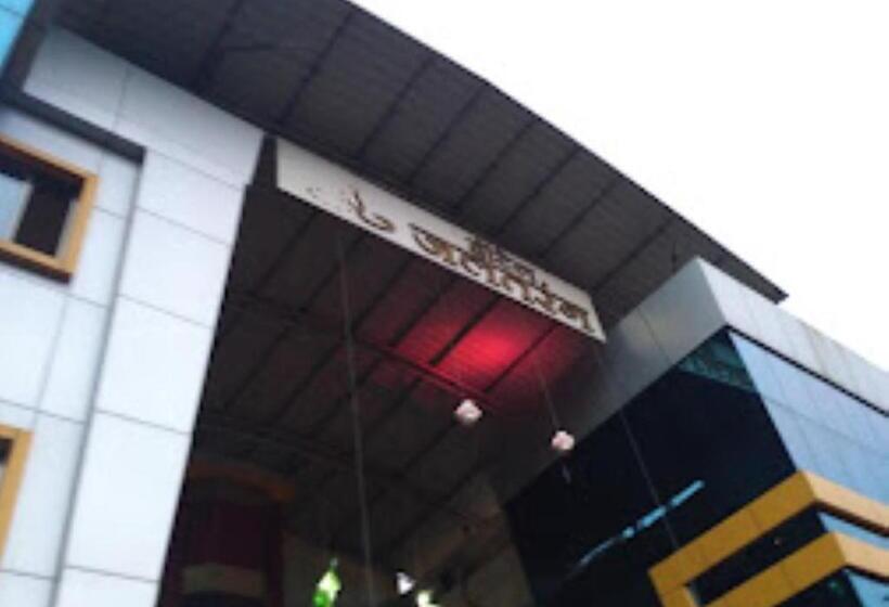 ホテル Jaltarang Kalmath