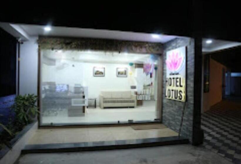ホテル Lotus Chandrapur