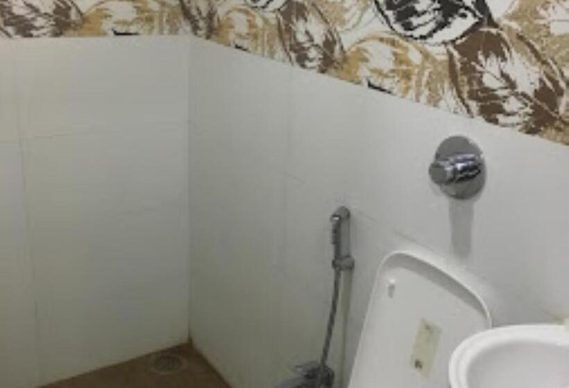 ホテル Lotus Chandrapur