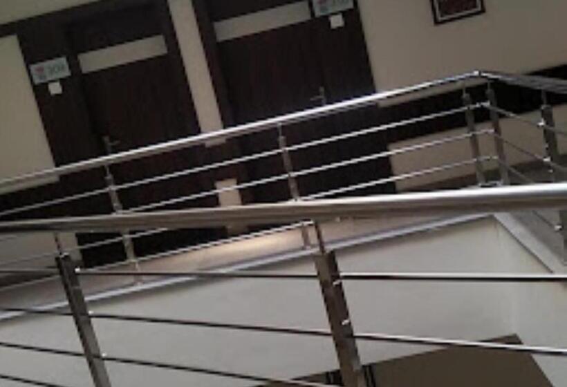 ホテル Lotus Chandrapur