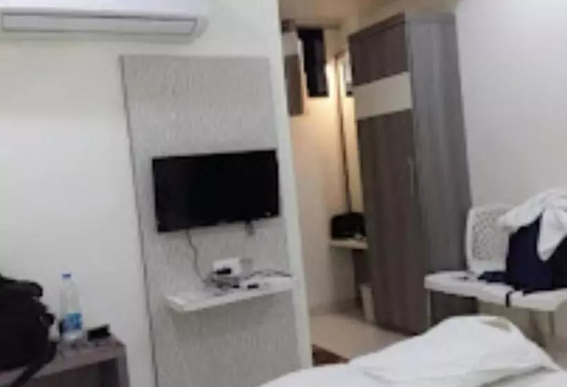 Hotelli Lotus Chandrapur