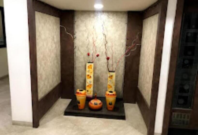 ホテル Lotus Chandrapur