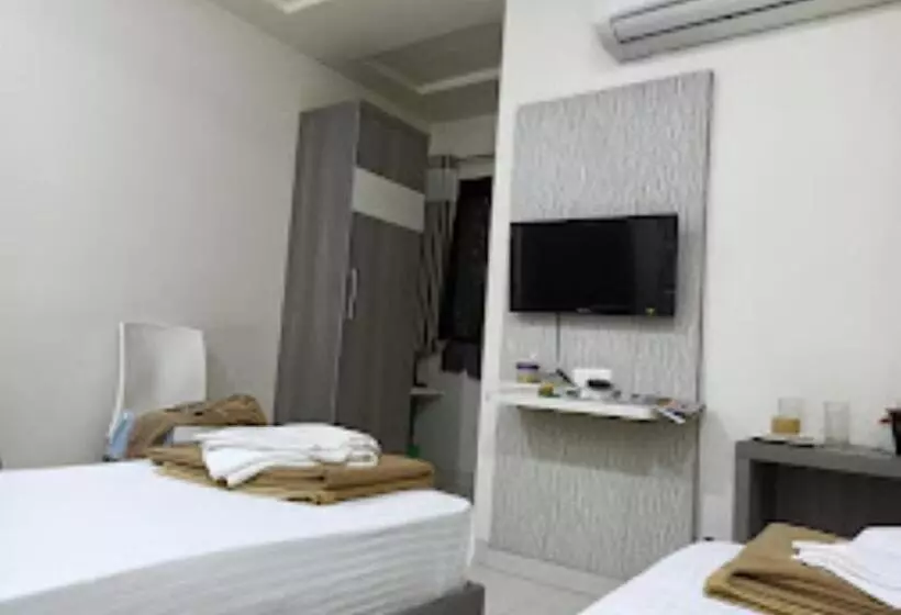 Hotelli Lotus Chandrapur