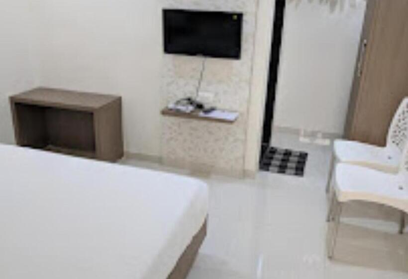 ホテル Lotus Chandrapur