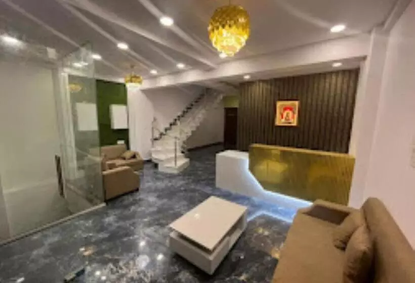 Hotelli Nandan Lodge, Tuljapur