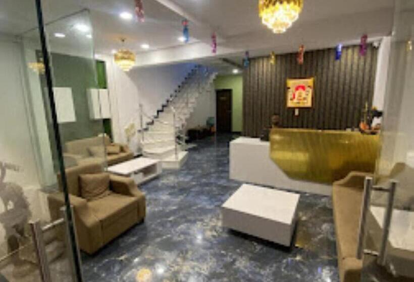 Отель Nandan Lodge, Tuljapur