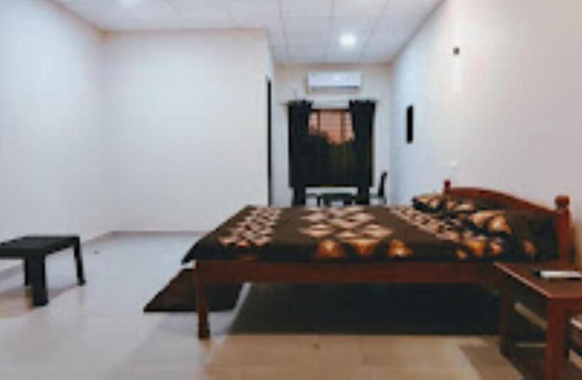 酒店 Rehoboth Resort, Malvan