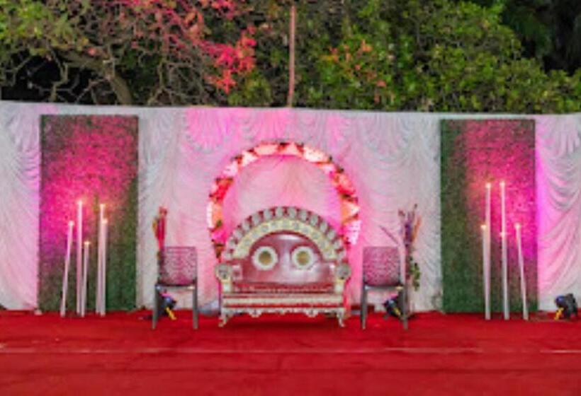 酒店 Rehoboth Resort, Malvan