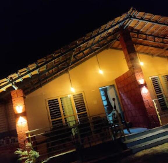 酒店 Rehoboth Resort, Malvan