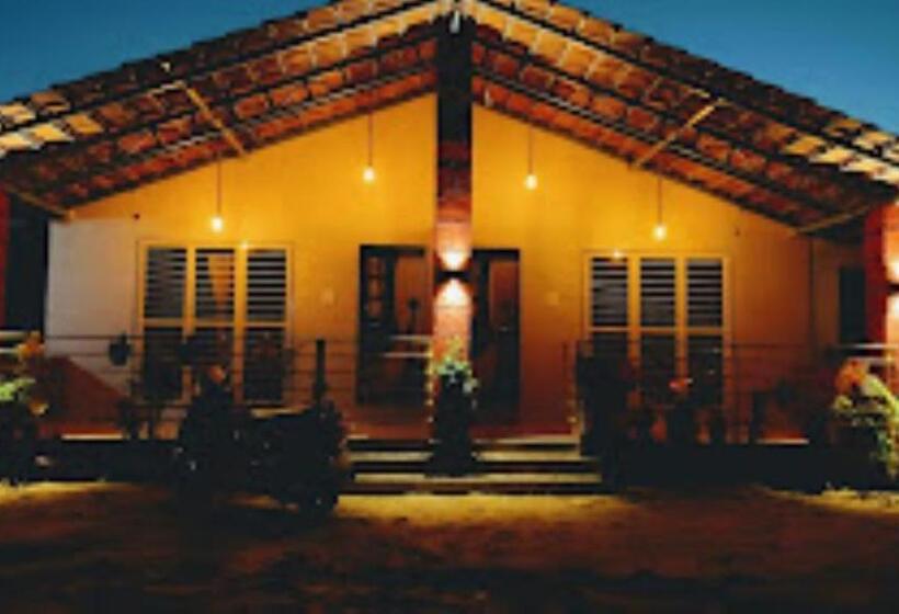 酒店 Rehoboth Resort, Malvan