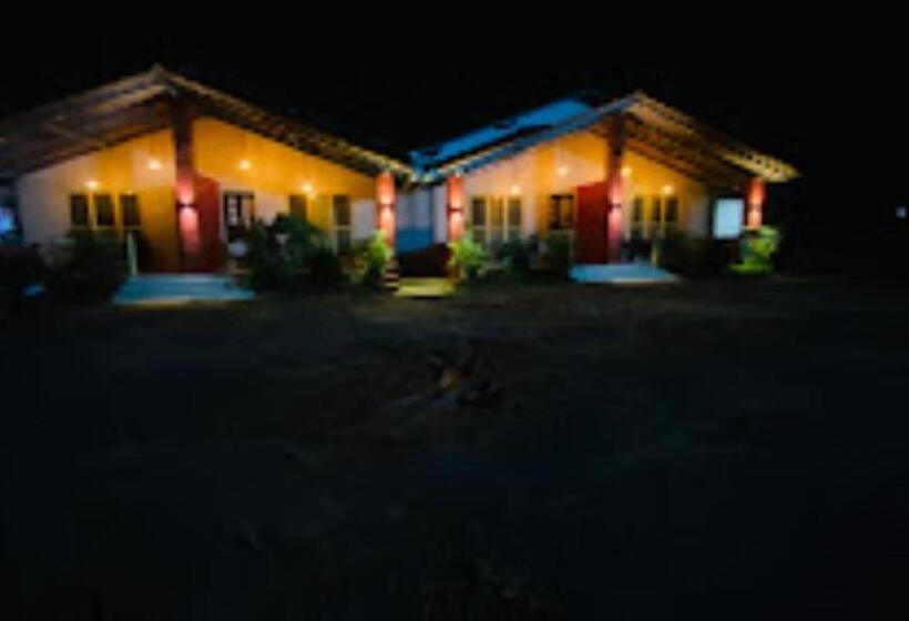 酒店 Rehoboth Resort, Malvan