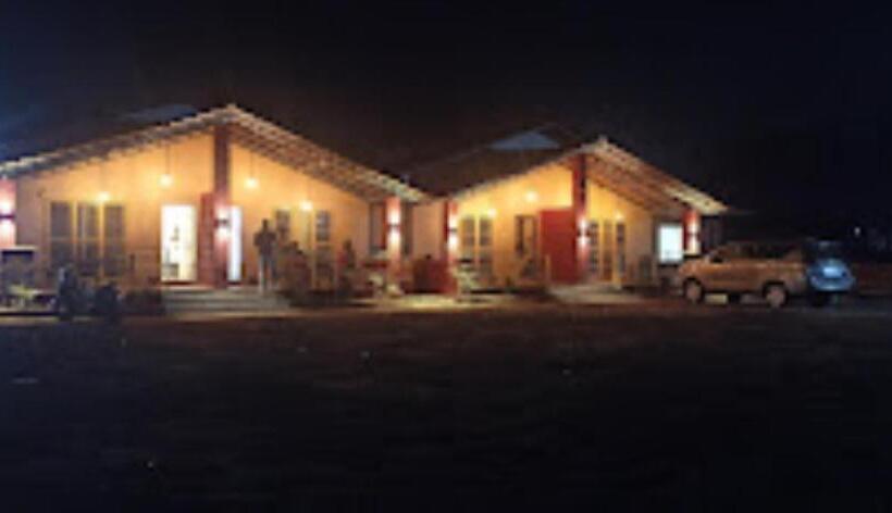 酒店 Rehoboth Resort, Malvan