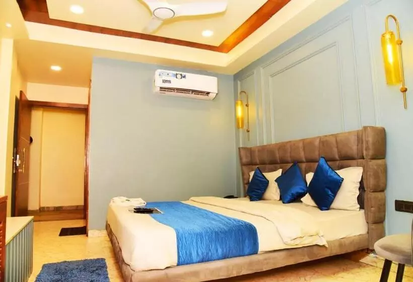 ホテル Satpura Inn