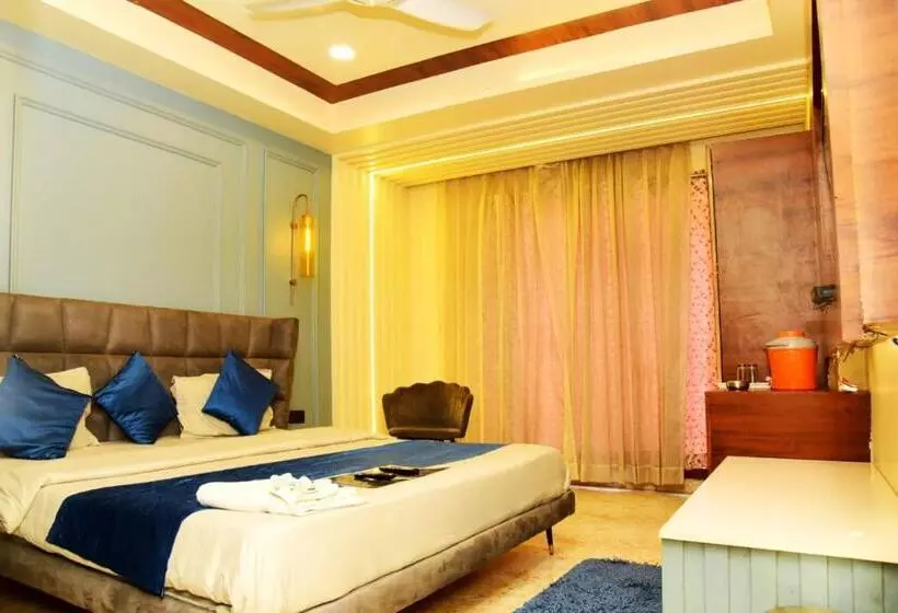ホテル Satpura Inn