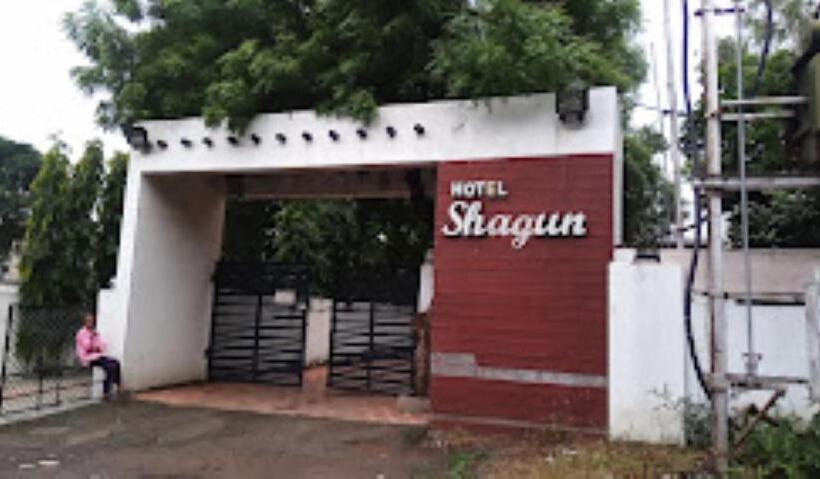هتل Shagun,akola