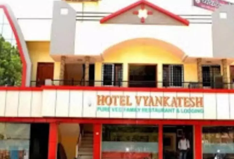 ホテル Vyankatesh Washiim