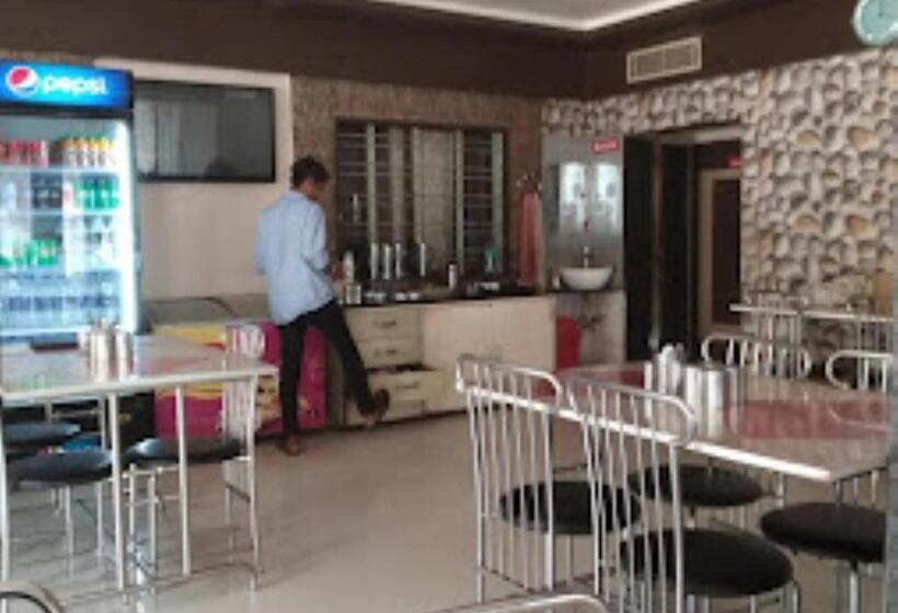 فندق Vyankatesh Washiim