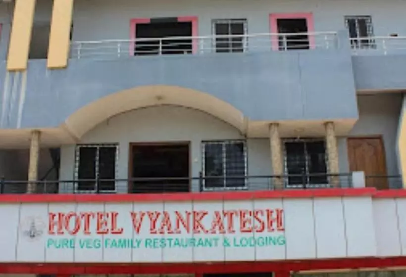 ホテル Vyankatesh Washiim