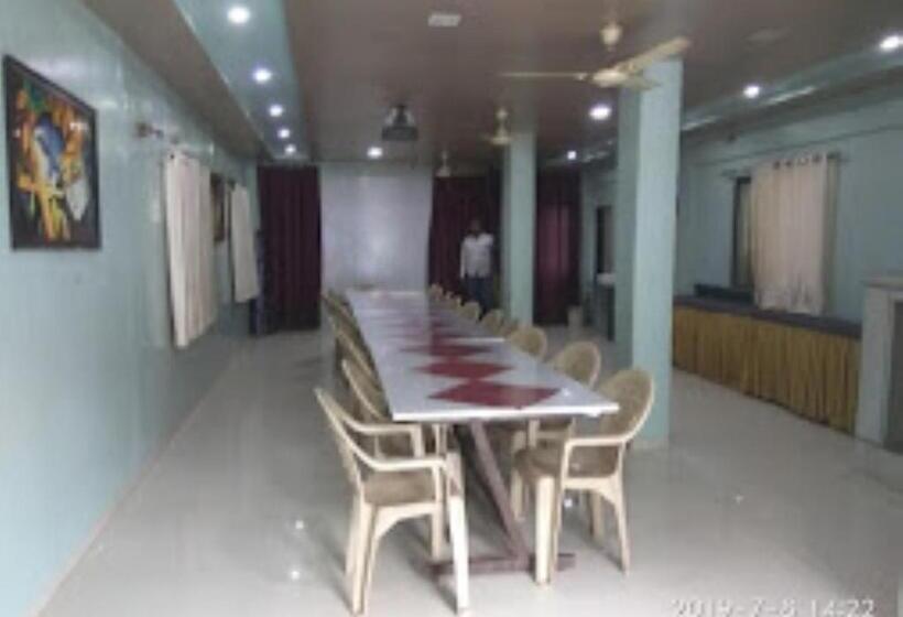 فندق Vyankatesh Washiim