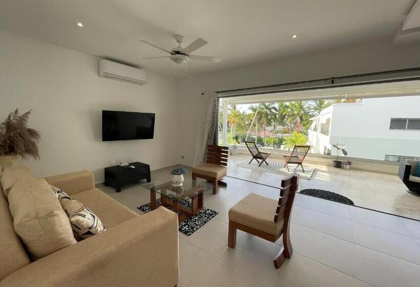 Los Peacocks Premier Accommodations