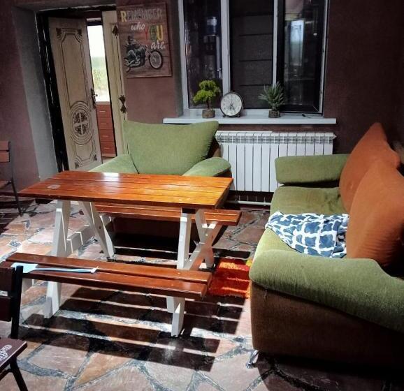 پانسیون семь бочек