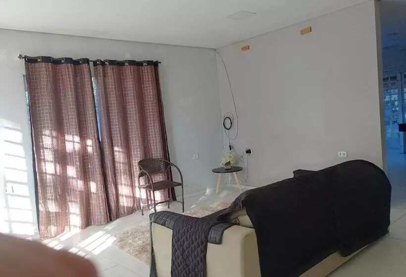 ペンション Casa Com Piscina E Churrasqueira