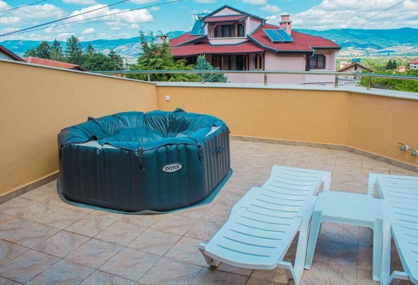 Pensione Guesthouse The Rock