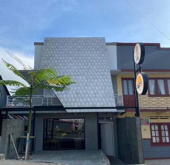 پانسیون Otousan House