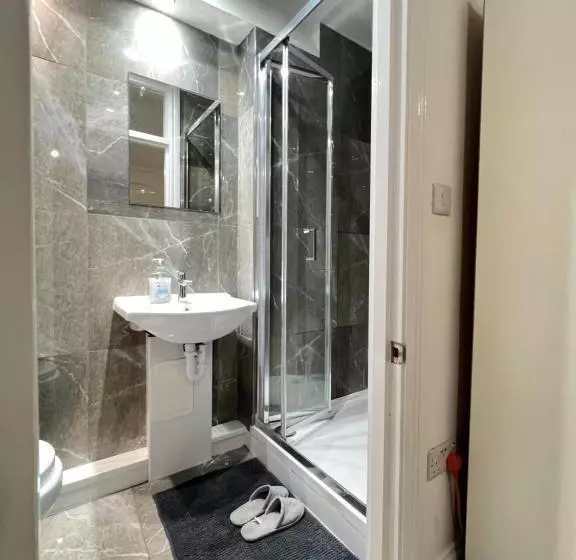 ペンション Stayeasy En Suite London